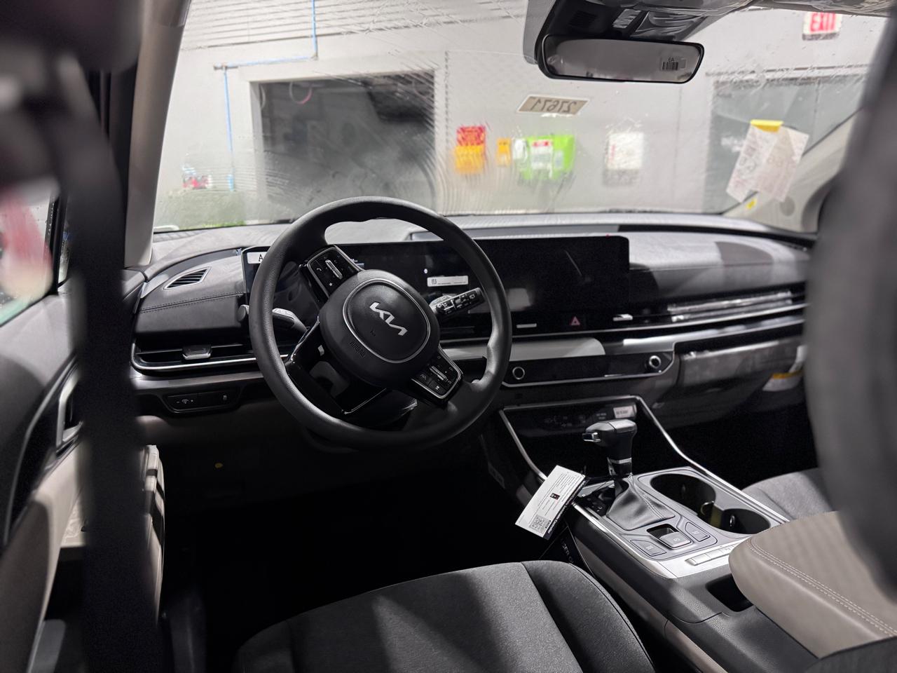 Kia Carnival LXS FWD 2026