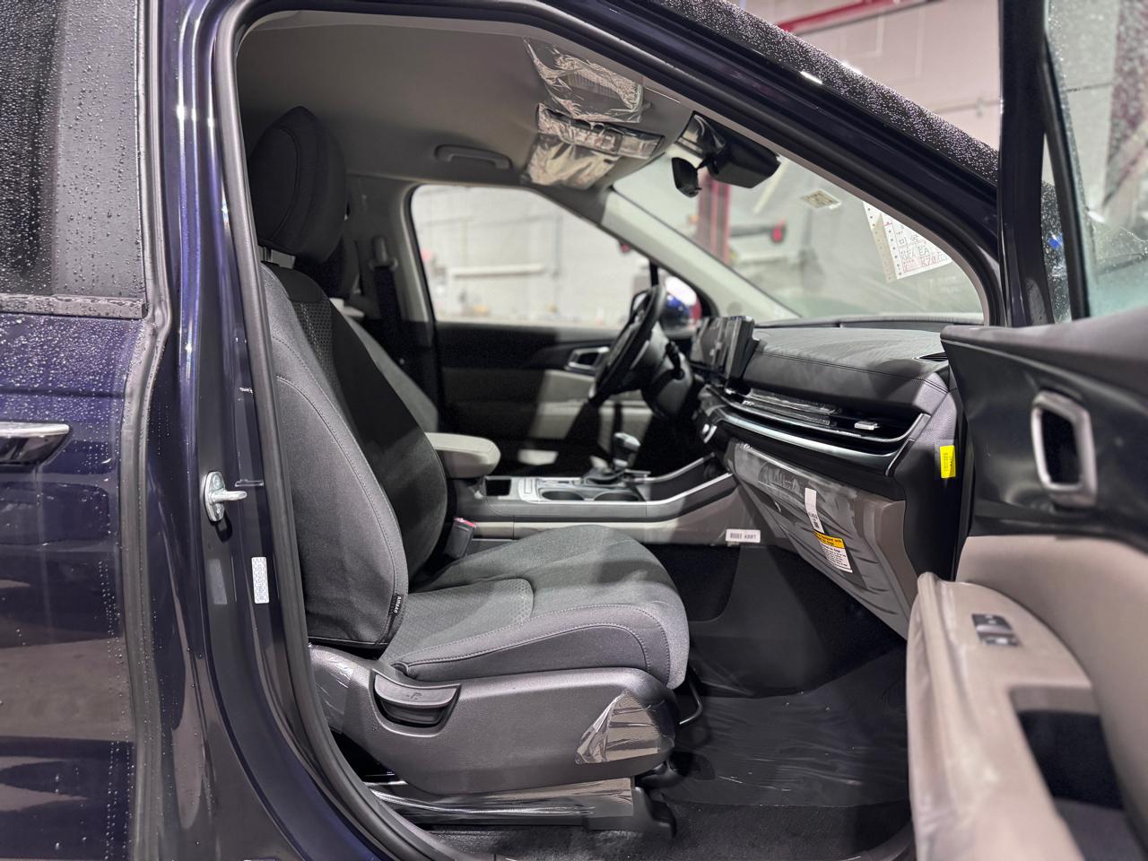 Kia Carnival LXS FWD 2026