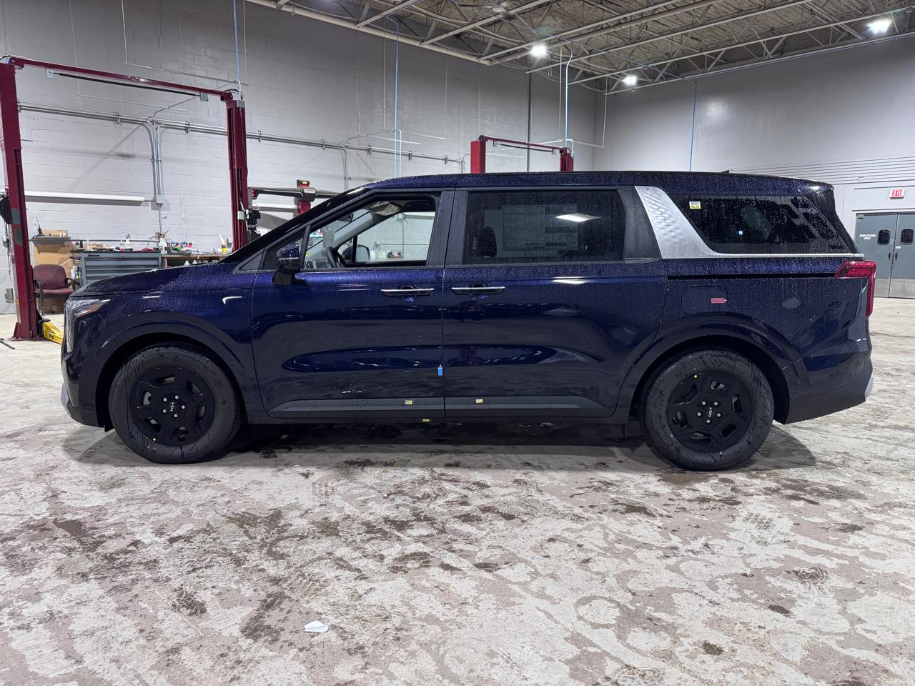 Kia Carnival LXS FWD 2026