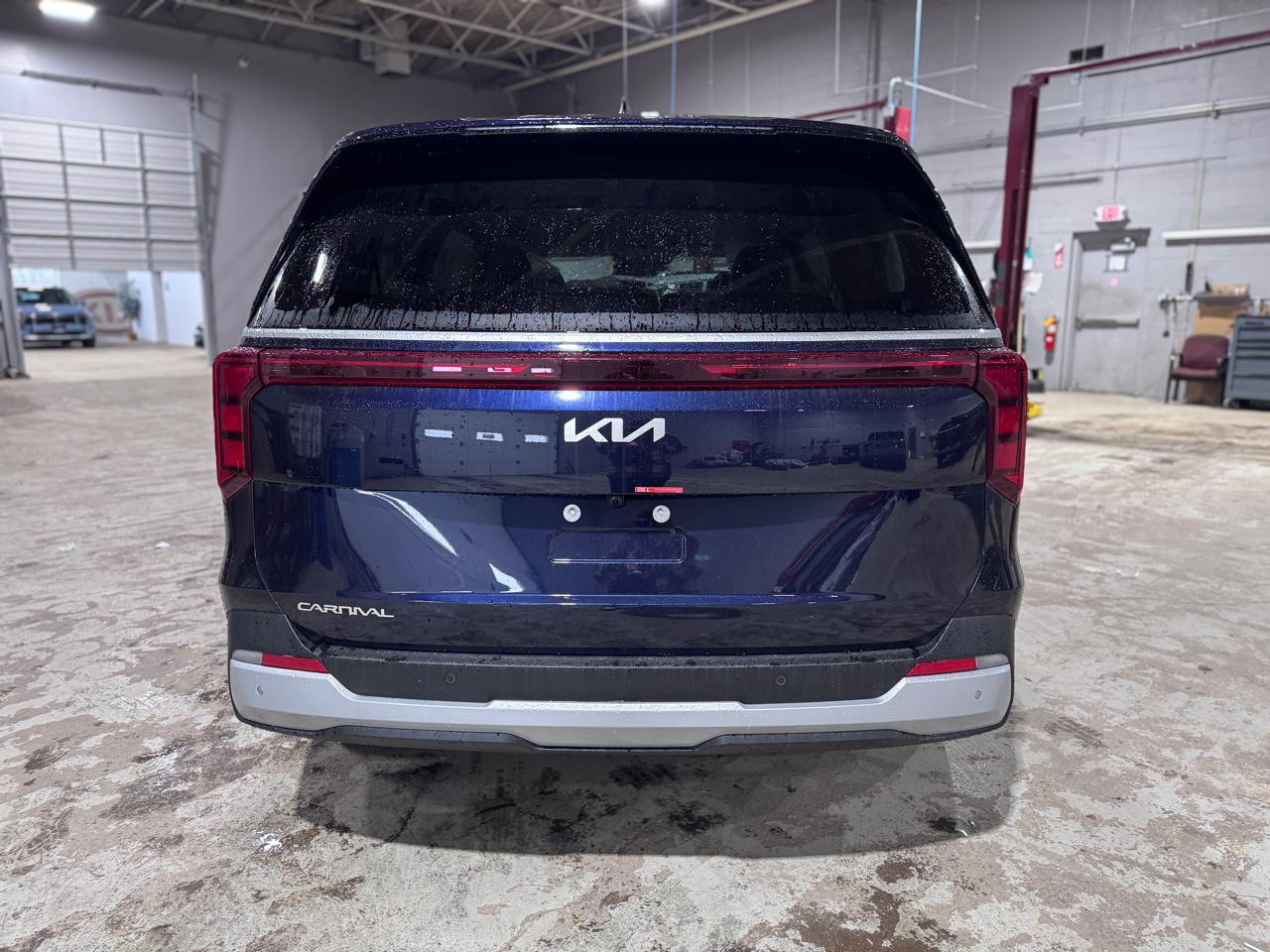 Kia Carnival LXS FWD 2026