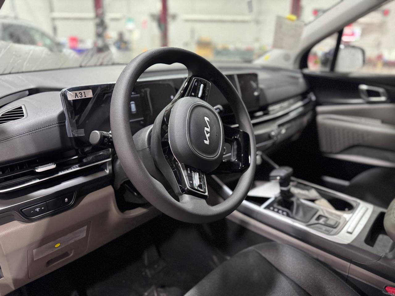 Kia Carnival LXS FWD 2026