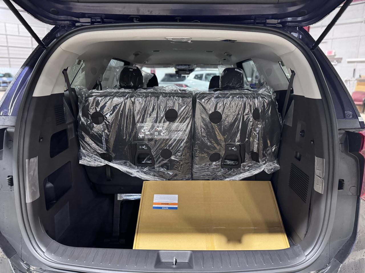 Kia Carnival LXS FWD 2026