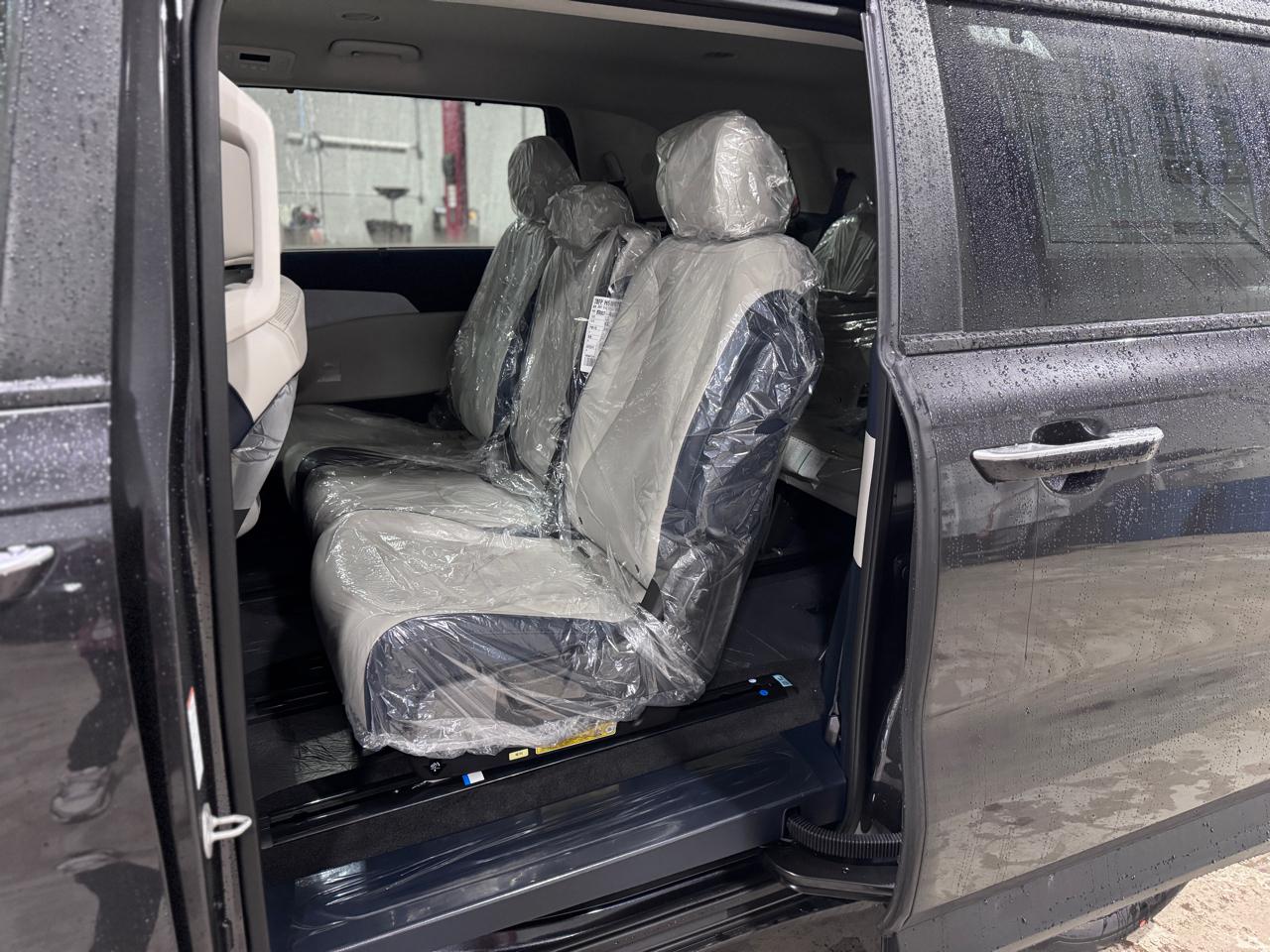 Kia Carnival EX FWD 2026