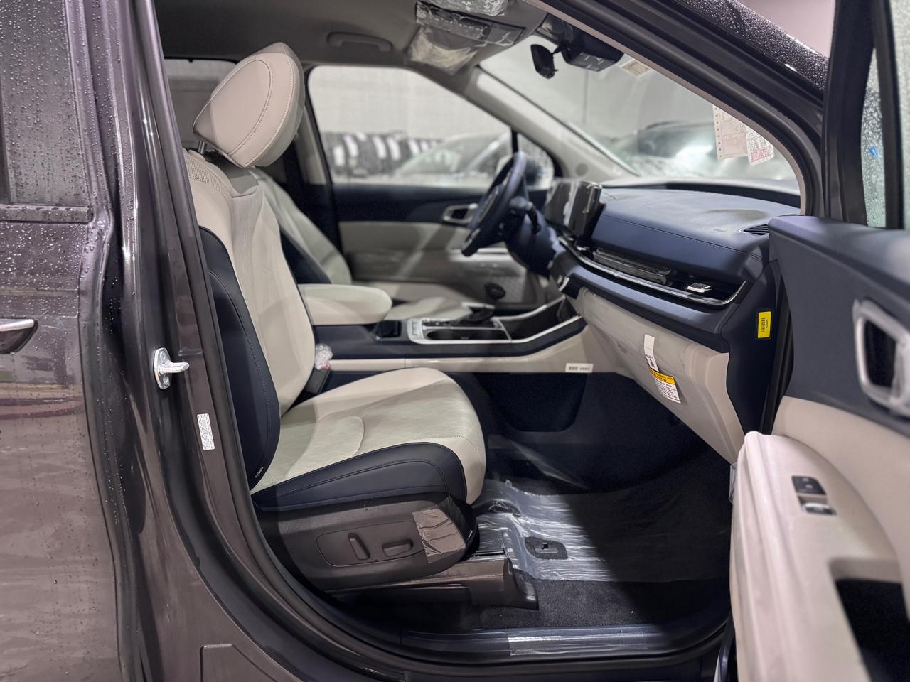 Kia Carnival EX FWD 2026