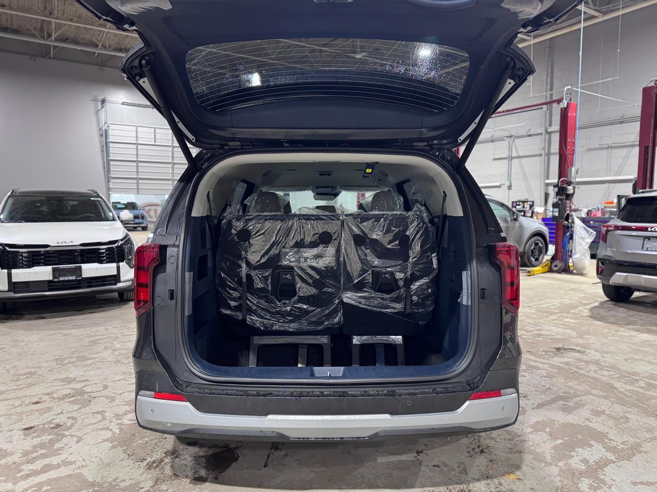 Kia Carnival EX FWD 2026