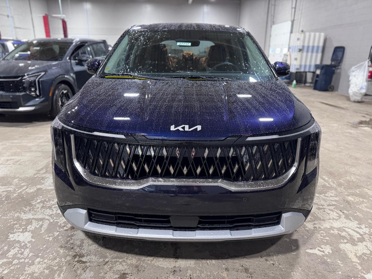 Kia Carnival LXS FWD 2026