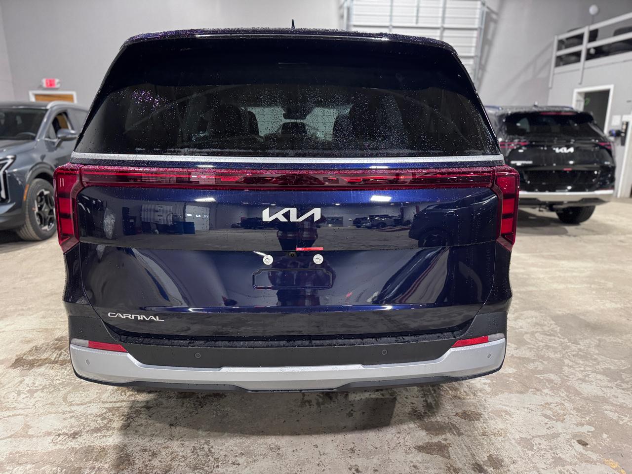 Kia Carnival LXS FWD 2026