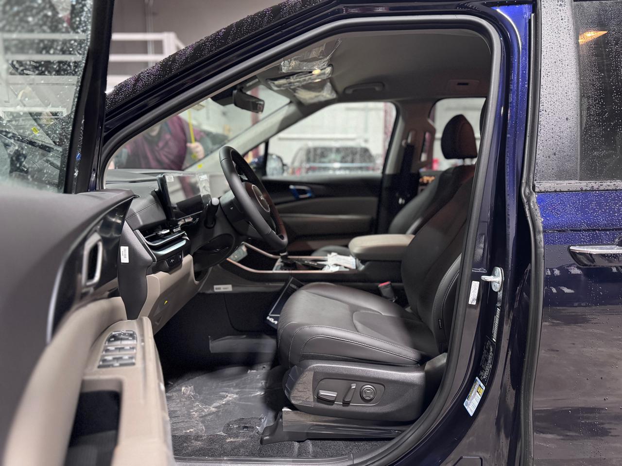 Kia Carnival LXS FWD 2026