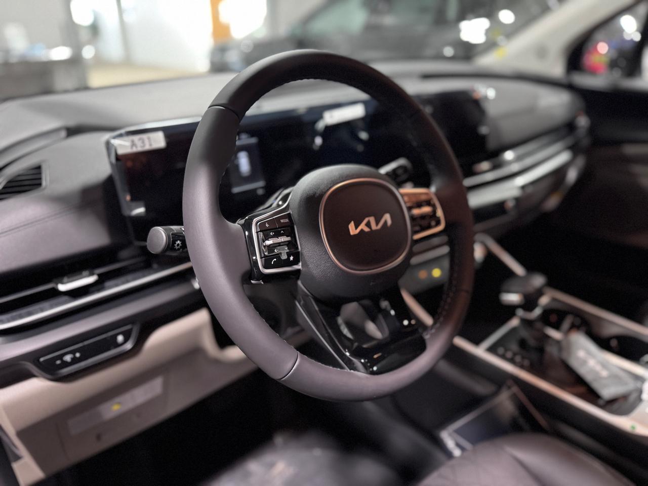 Kia Carnival LXS FWD 2026