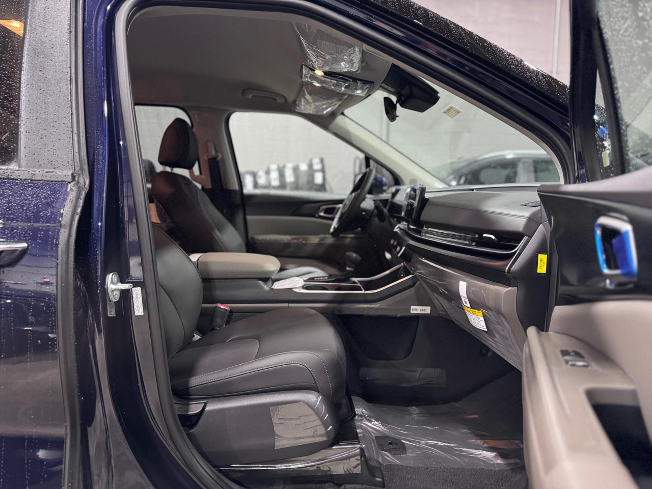 Kia Carnival LXS FWD 2026