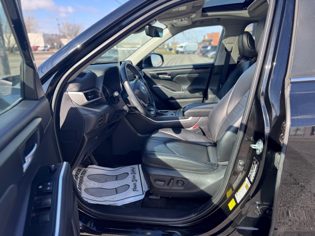 Toyota Highlander Platinum AWD (Natl) 2023