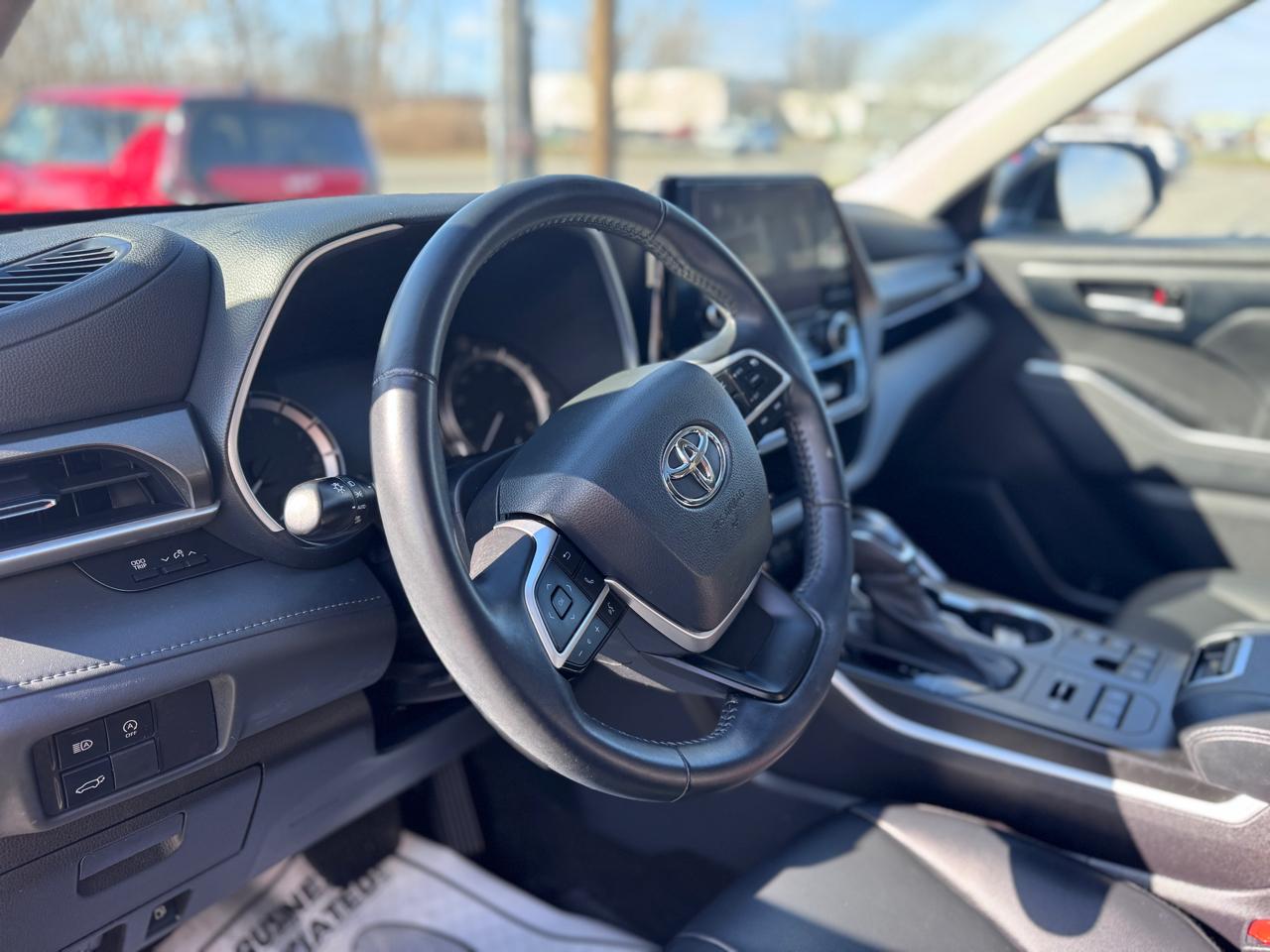 Toyota Highlander Platinum AWD (Natl) 2023