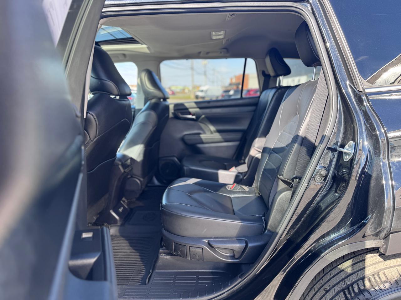 Toyota Highlander Platinum AWD (Natl) 2023