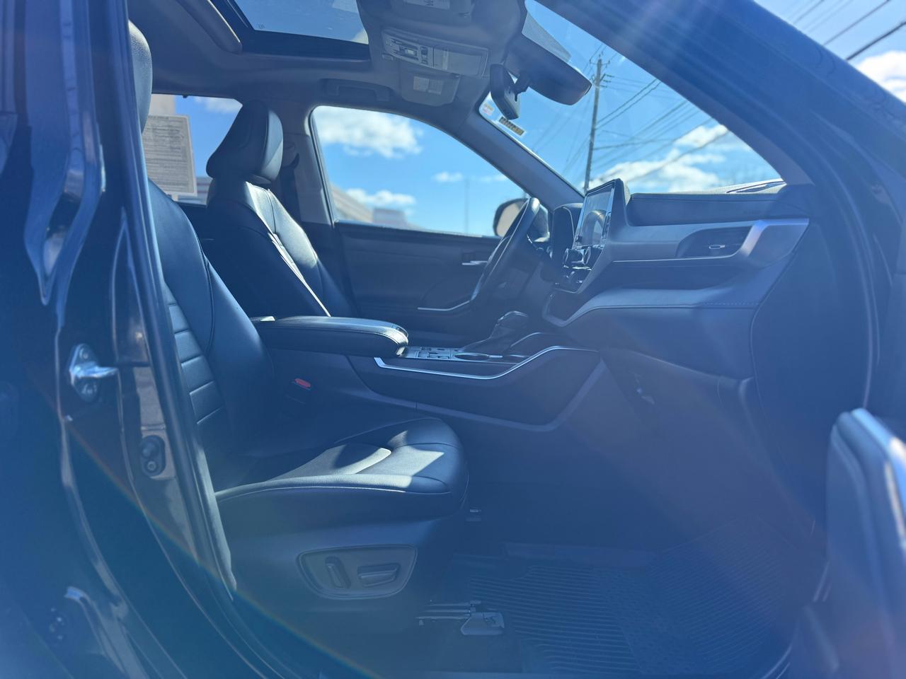 Toyota Highlander Platinum AWD (Natl) 2023