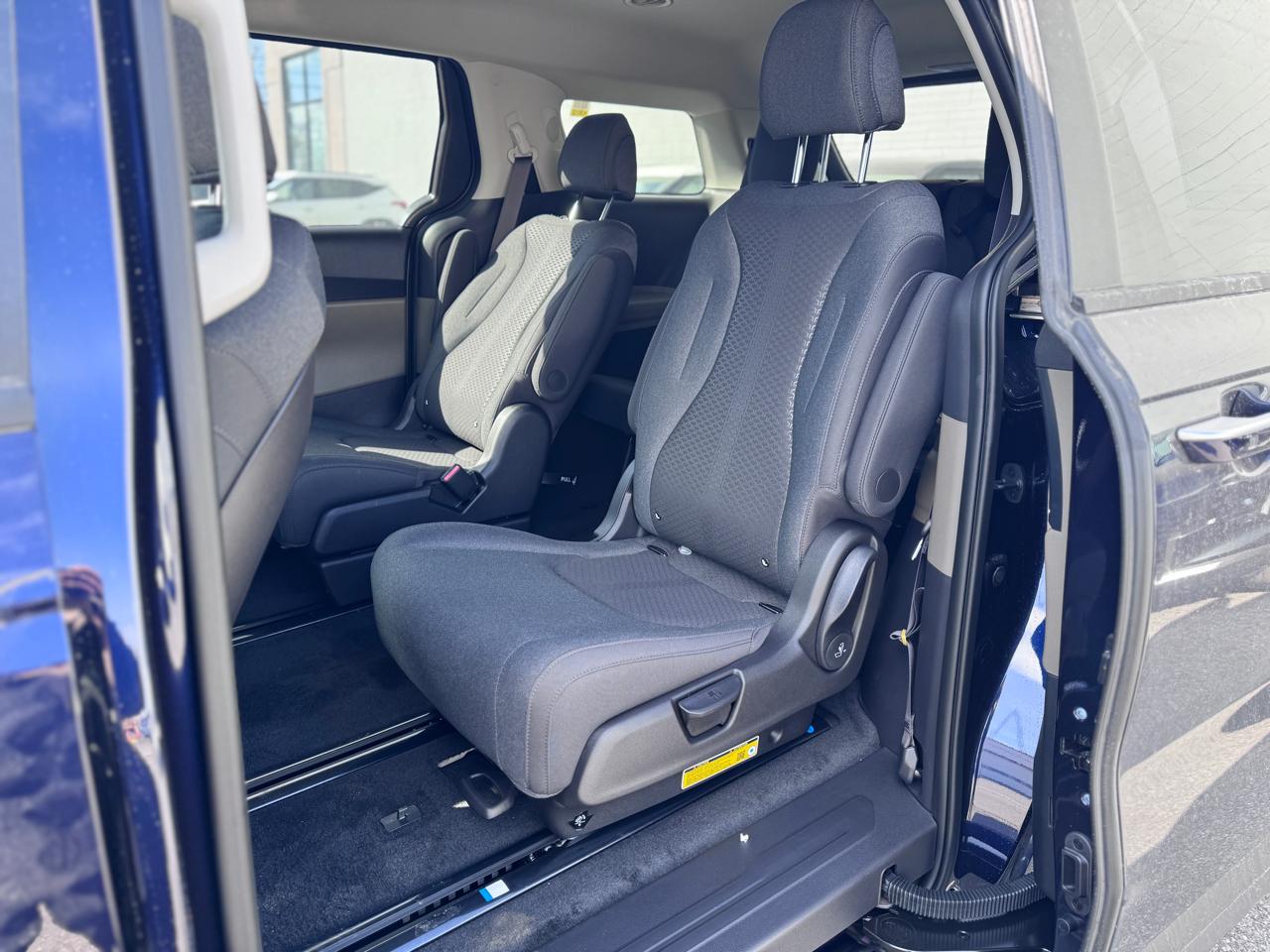 Kia Carnival LXS FWD 2026