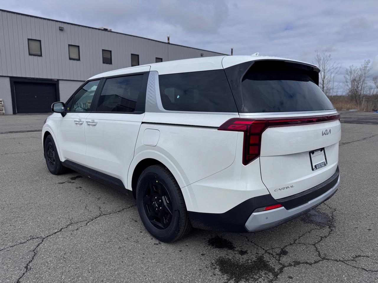 Kia Carnival LXS FWD 2026