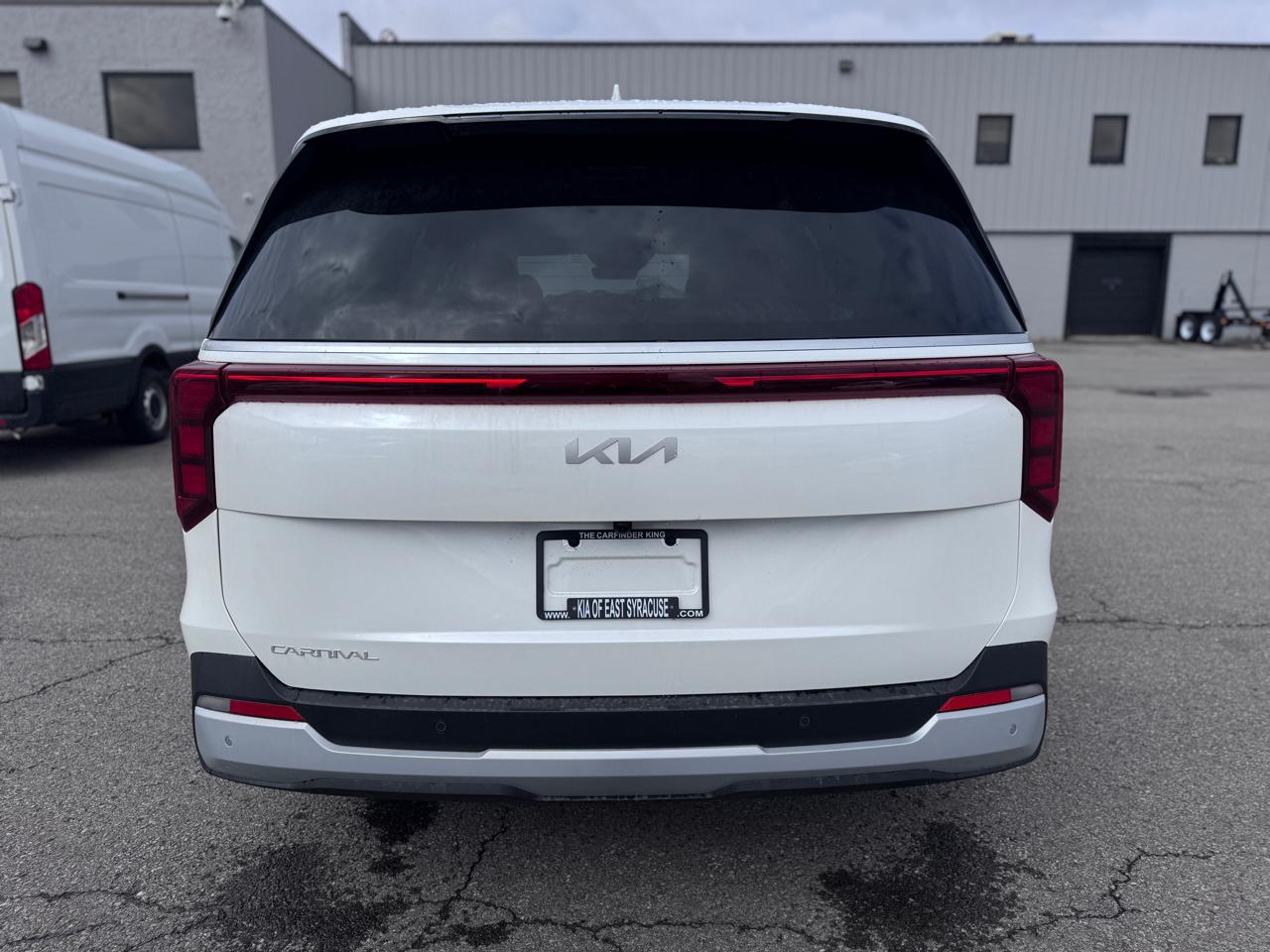 Kia Carnival LXS FWD 2026