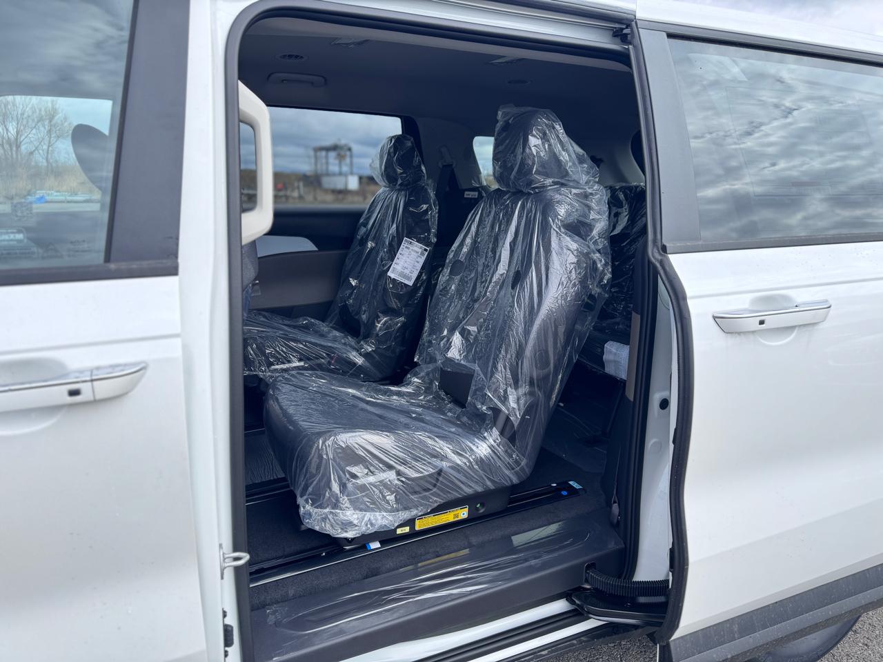 Kia Carnival LXS FWD 2026