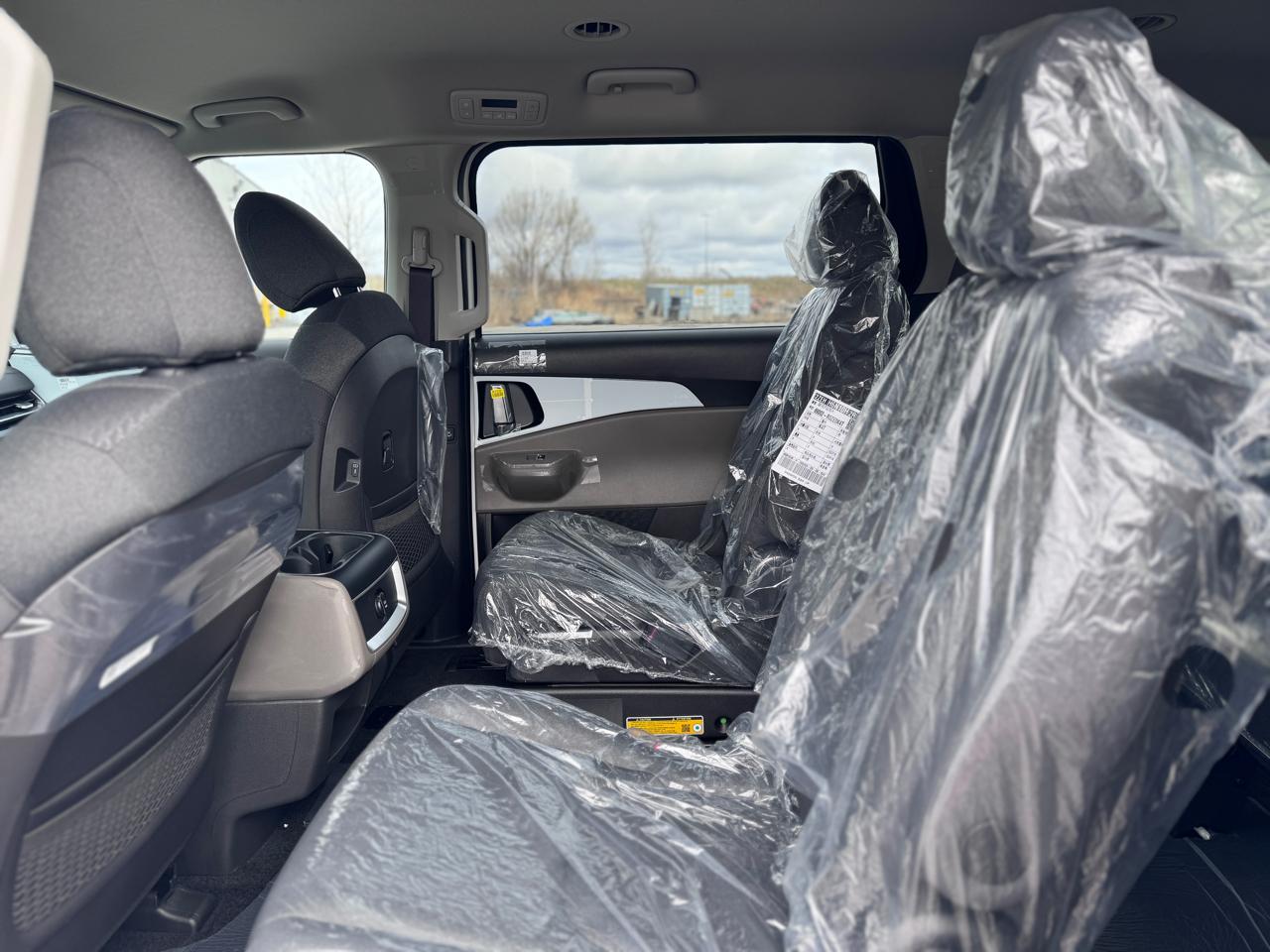 Kia Carnival LXS FWD 2026