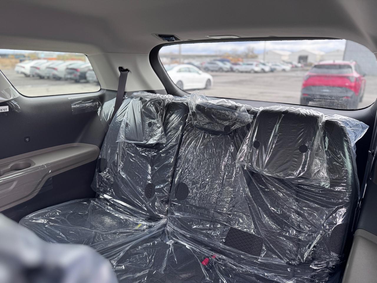 Kia Carnival LXS FWD 2026