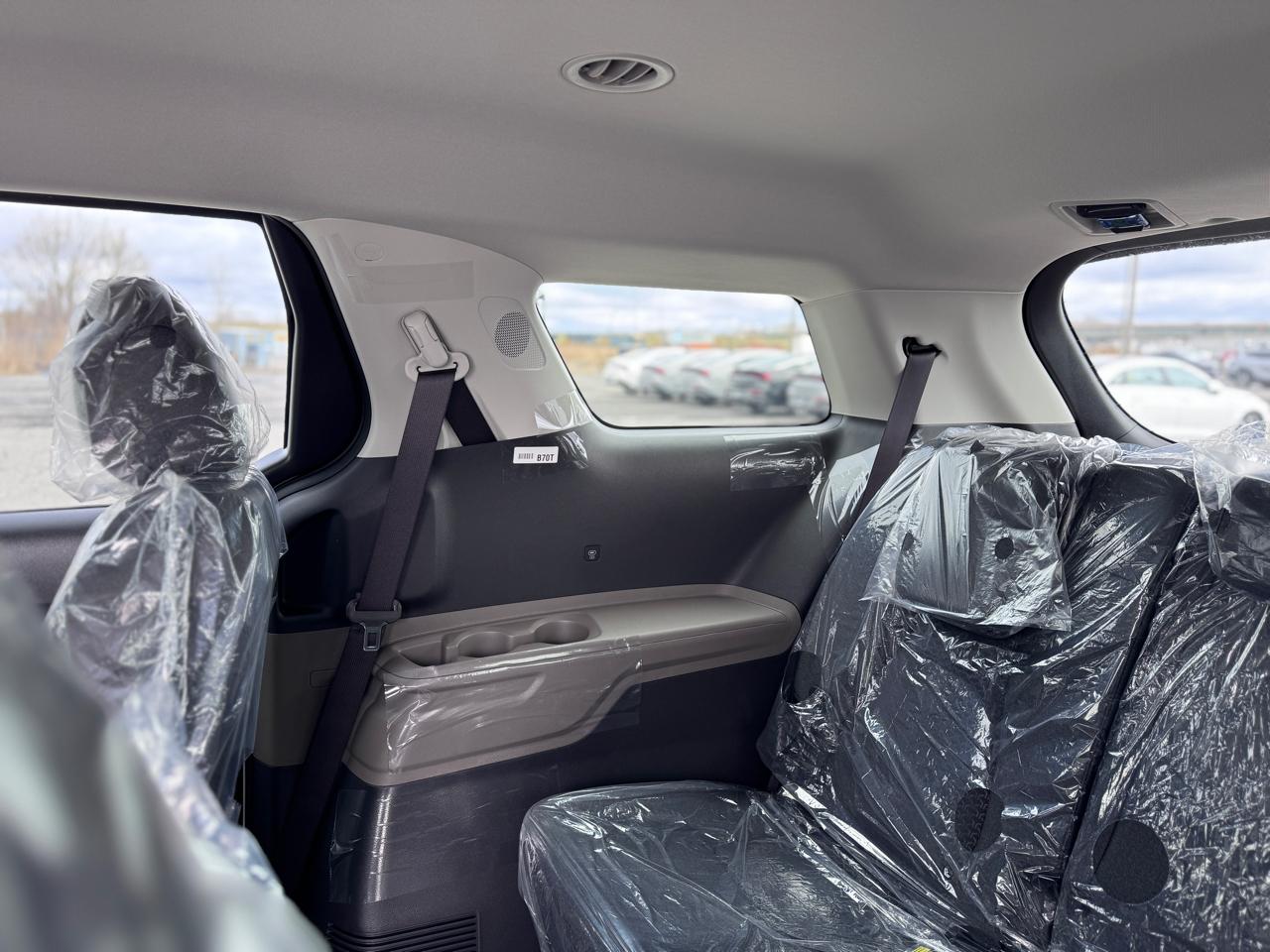 Kia Carnival LXS FWD 2026