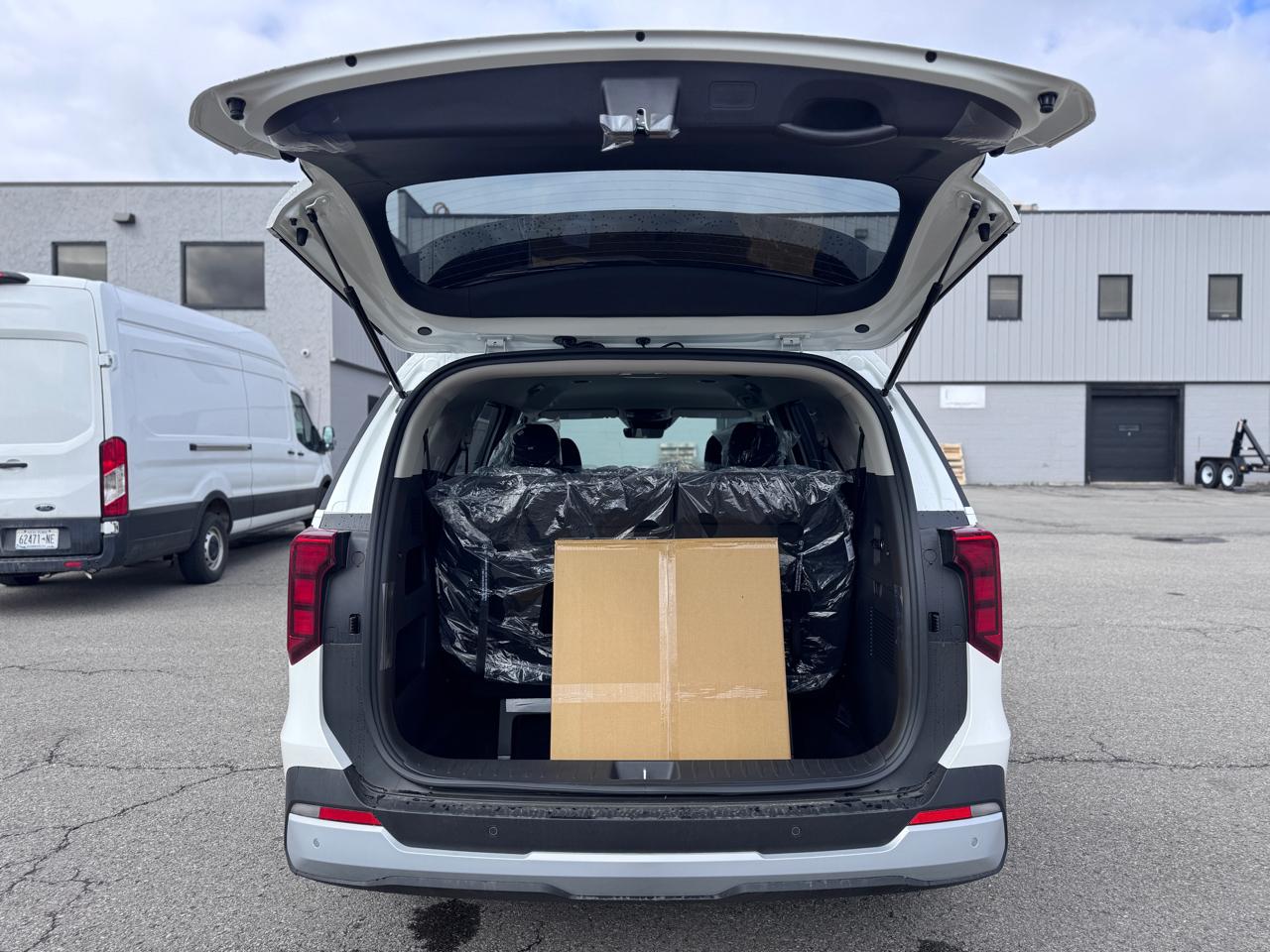 Kia Carnival LXS FWD 2026