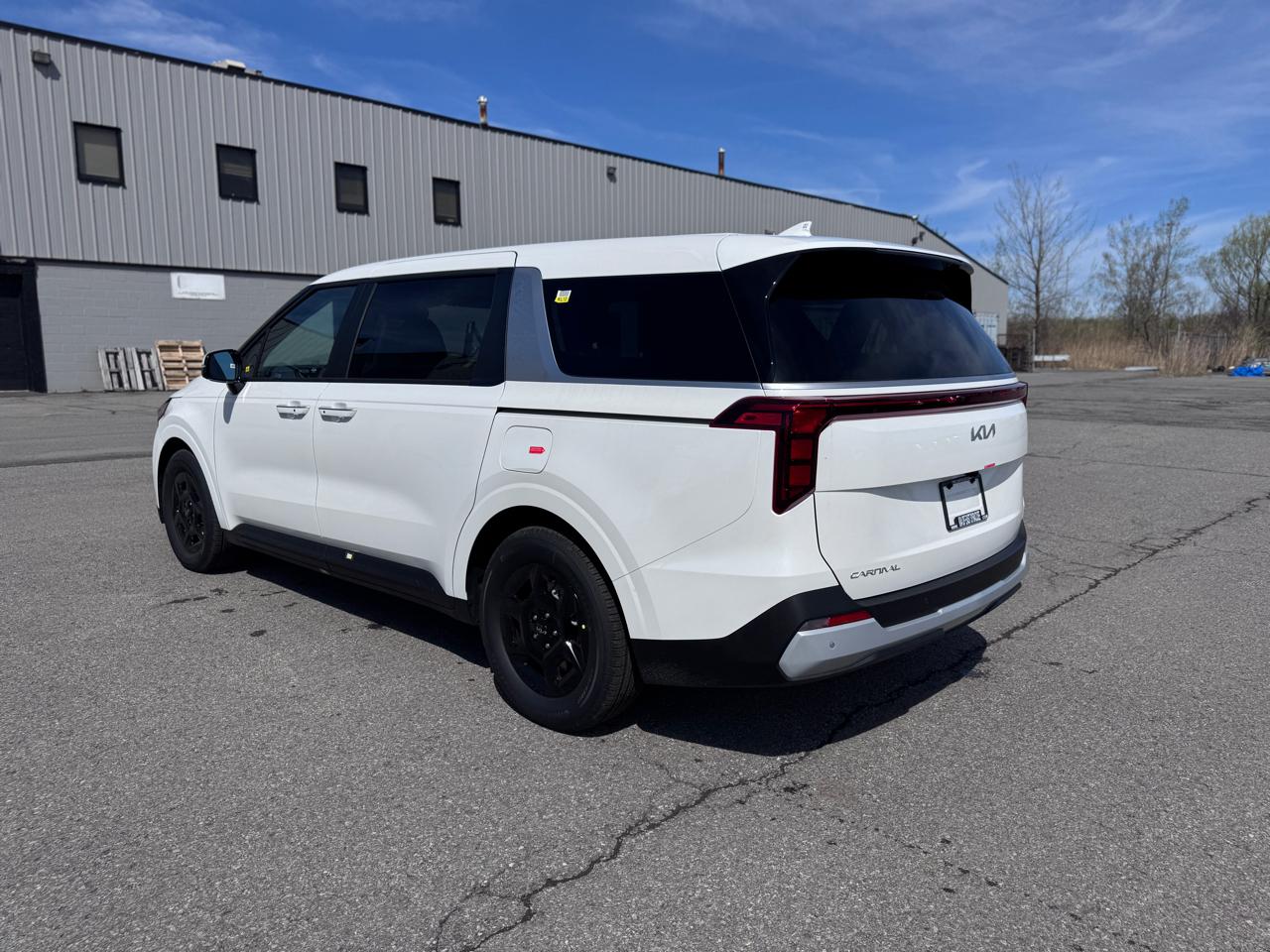 Kia Carnival LXS FWD 2026