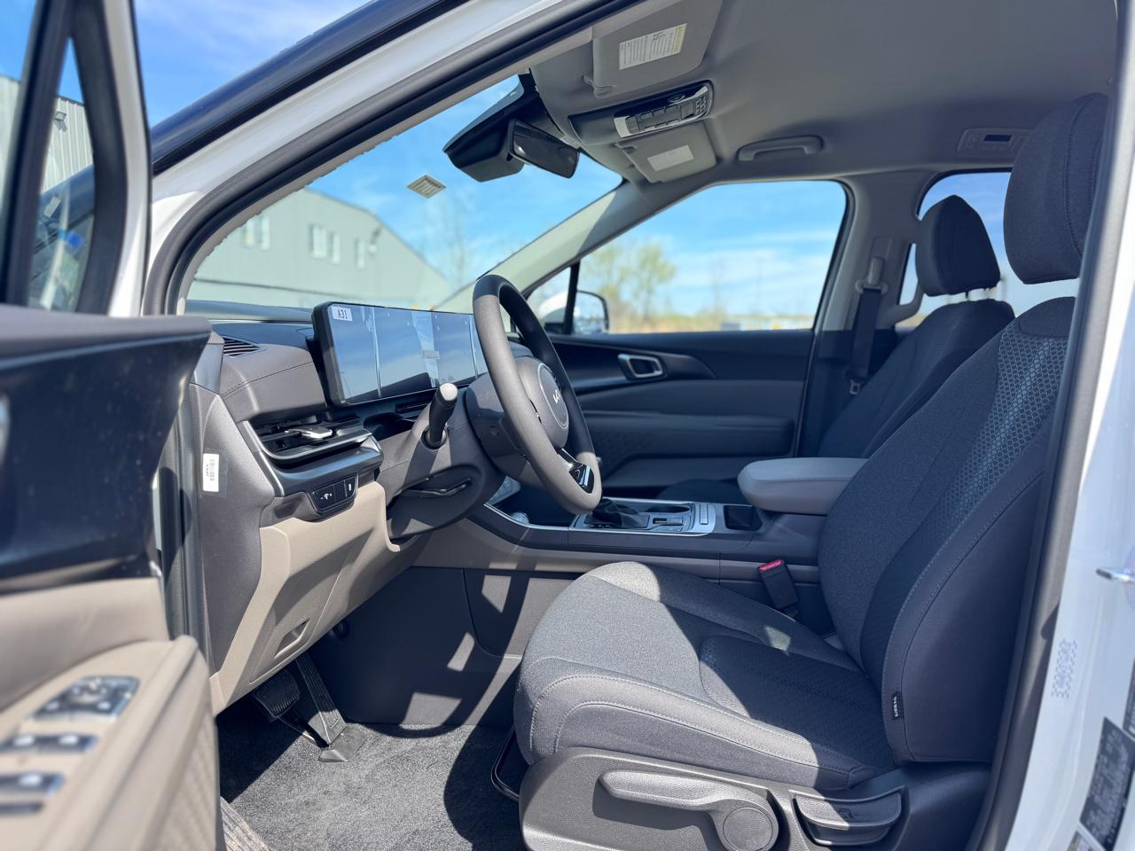 Kia Carnival LXS FWD 2026