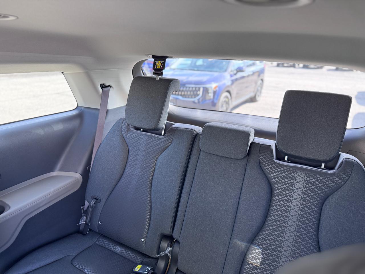 Kia Carnival LXS FWD 2026