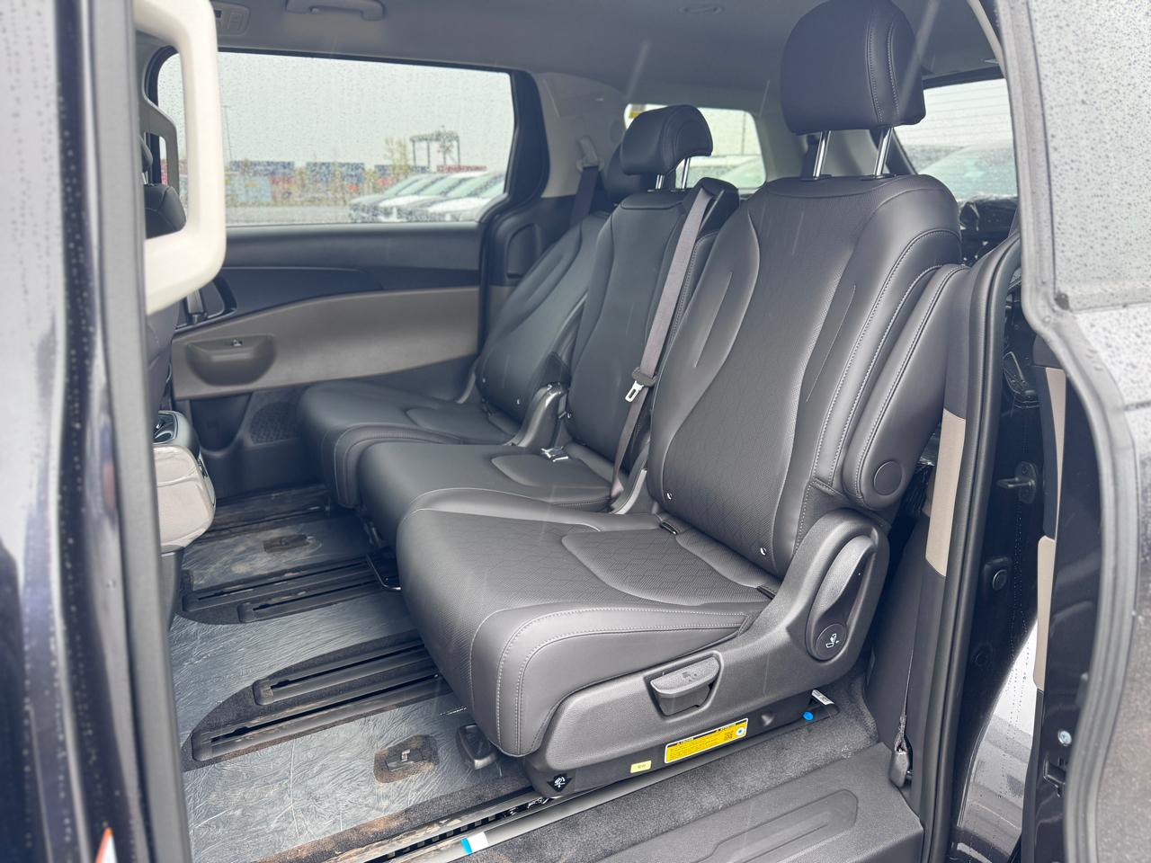 Kia Carnival Hybrid LXS FWD 2026