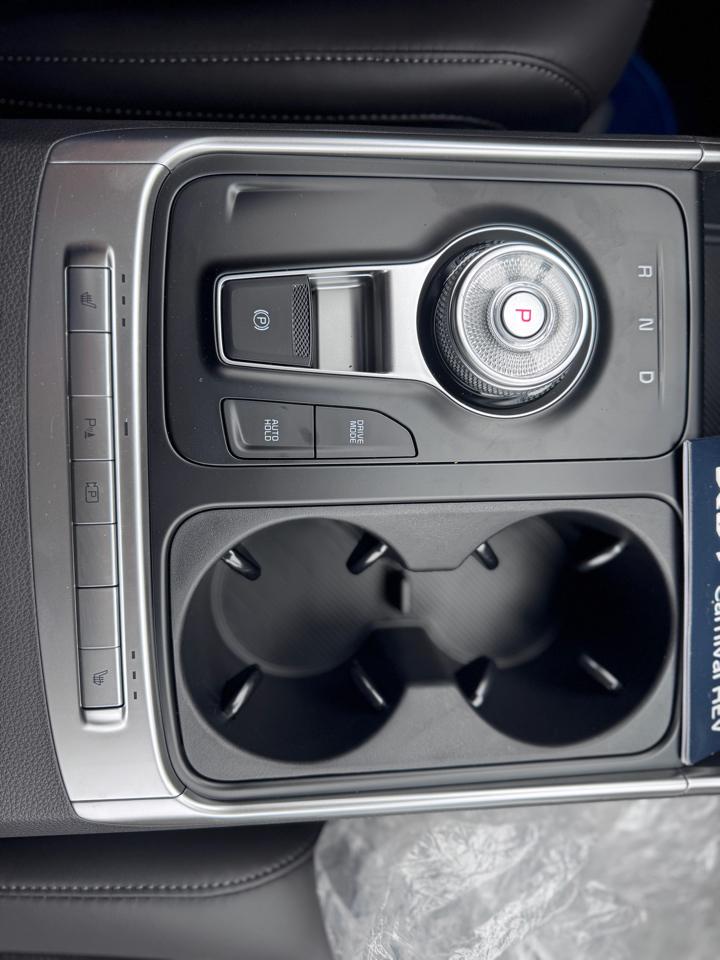 Kia Carnival Hybrid LXS FWD 2026