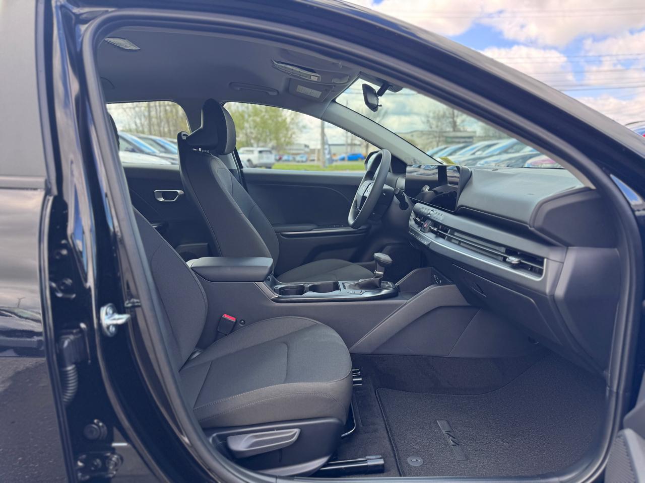 Kia K4 LXS Sedan 2026