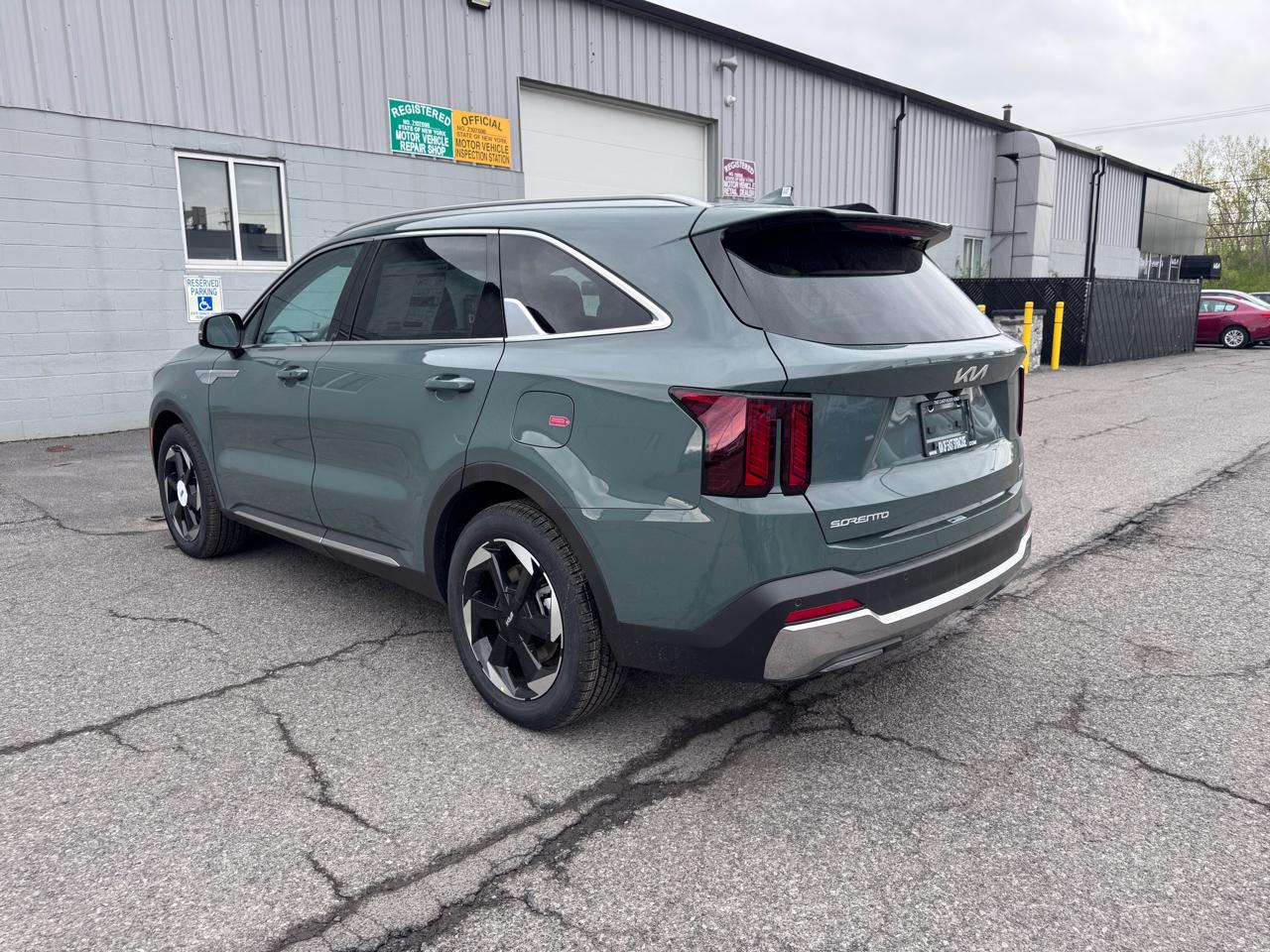 Kia Sorento Hybrid EX AWD 2026