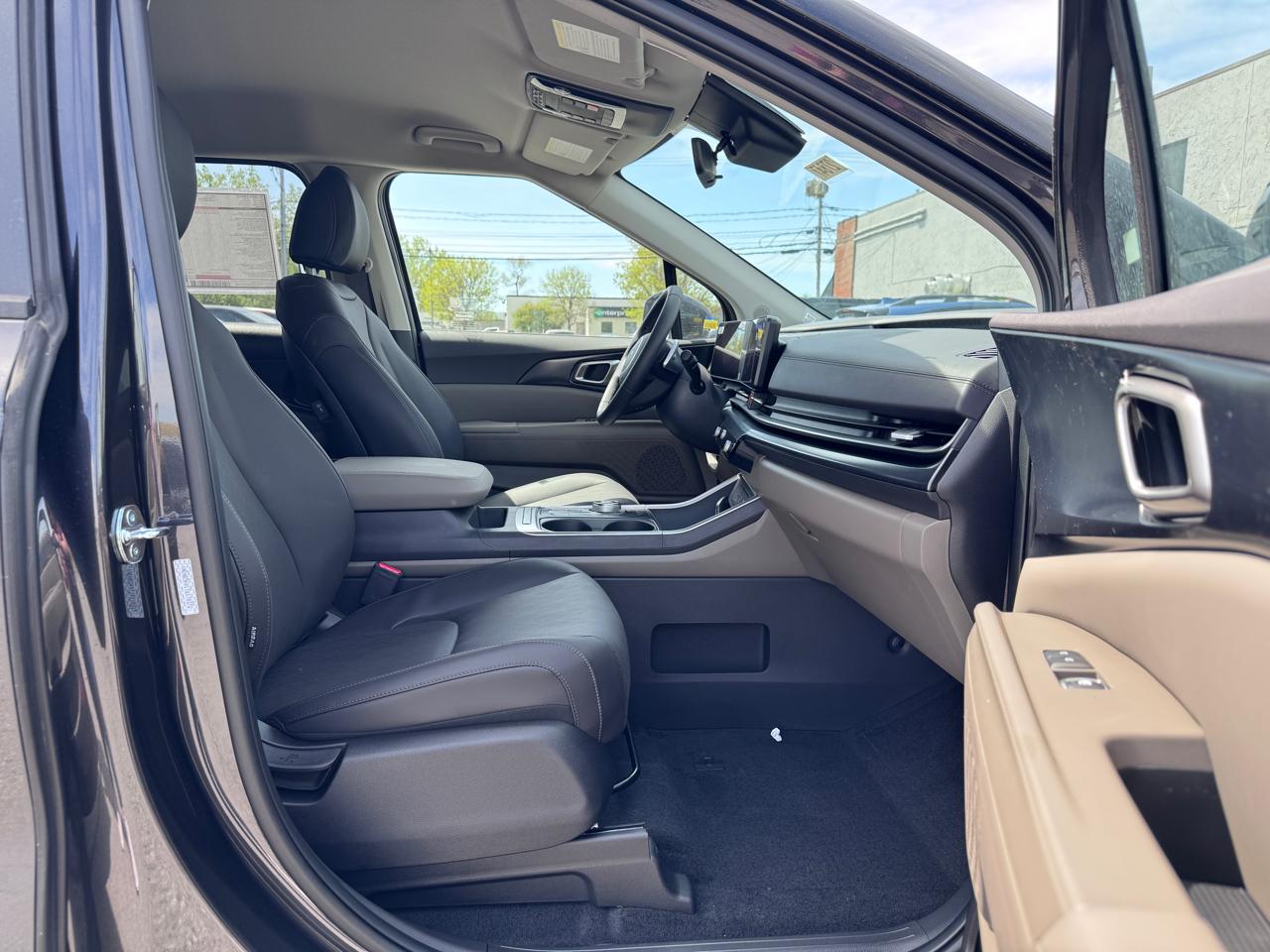 Kia Carnival Hybrid LXS FWD 2026