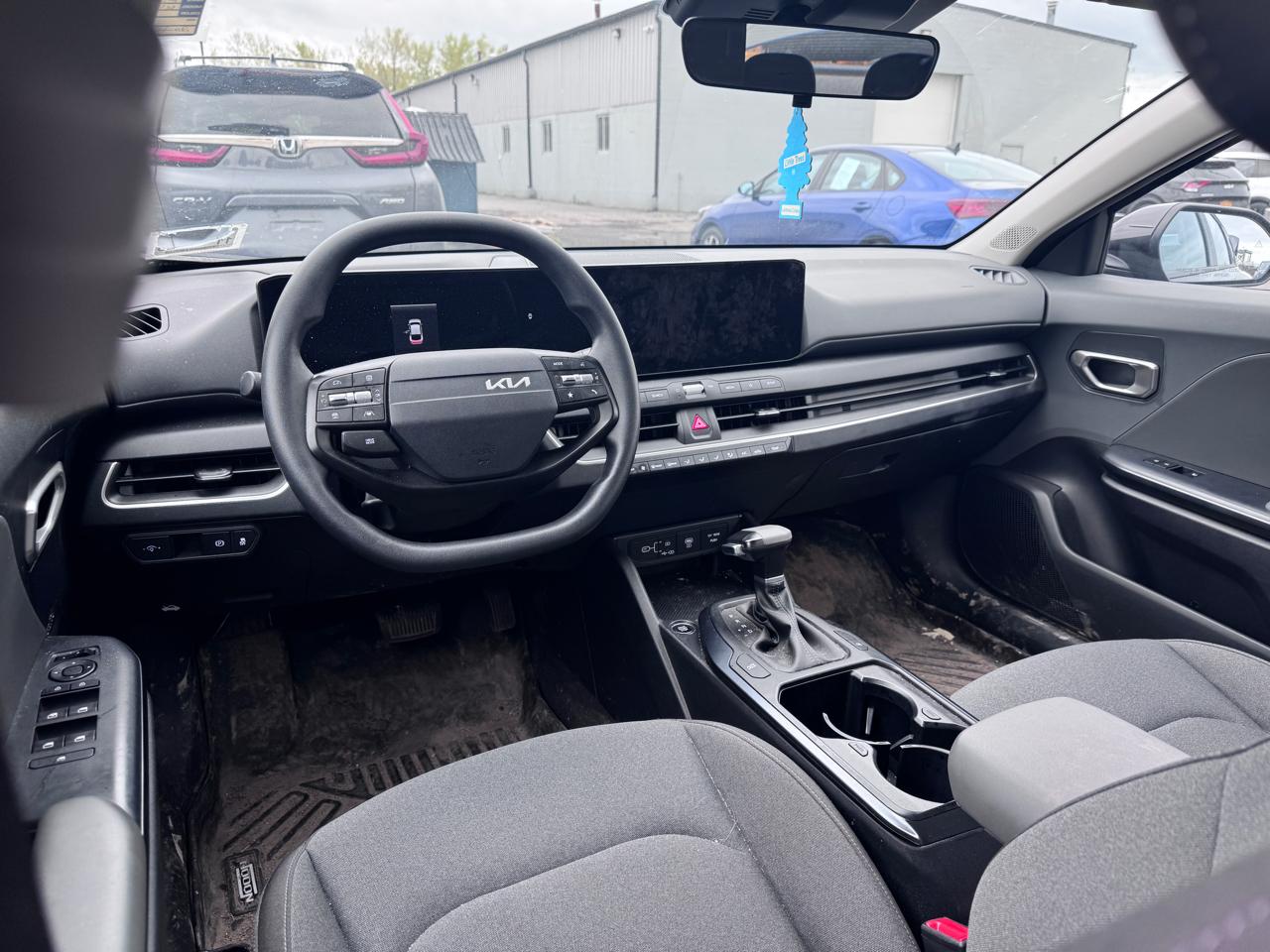 Kia K4 LXS FWD 2025