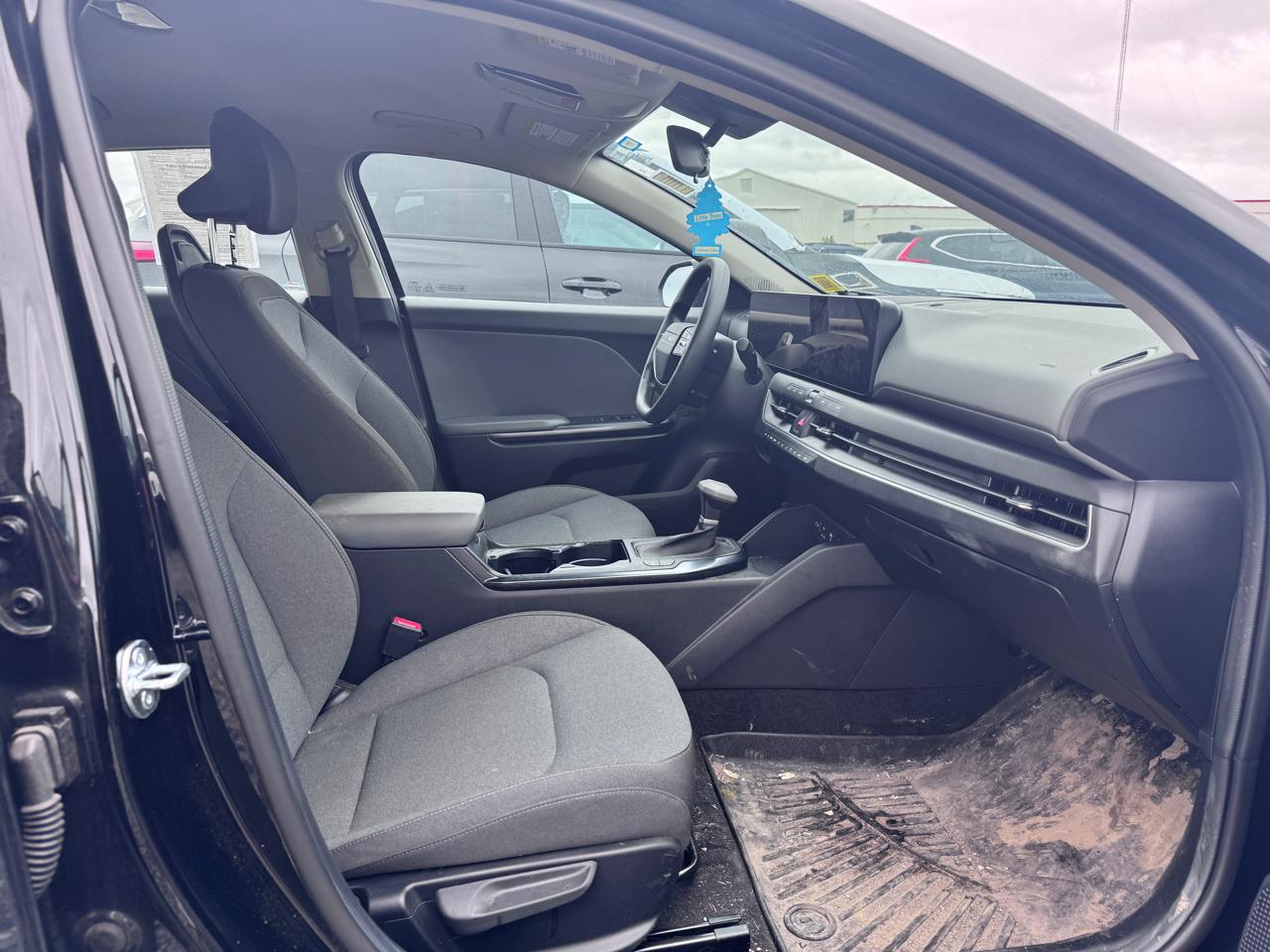 Kia K4 LXS FWD 2025