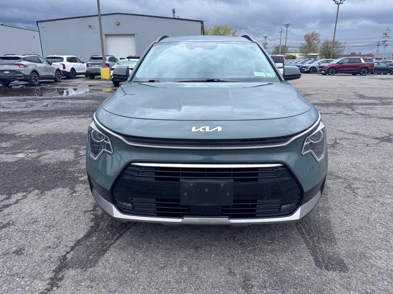 Kia Niro EX Touring FWD 2023