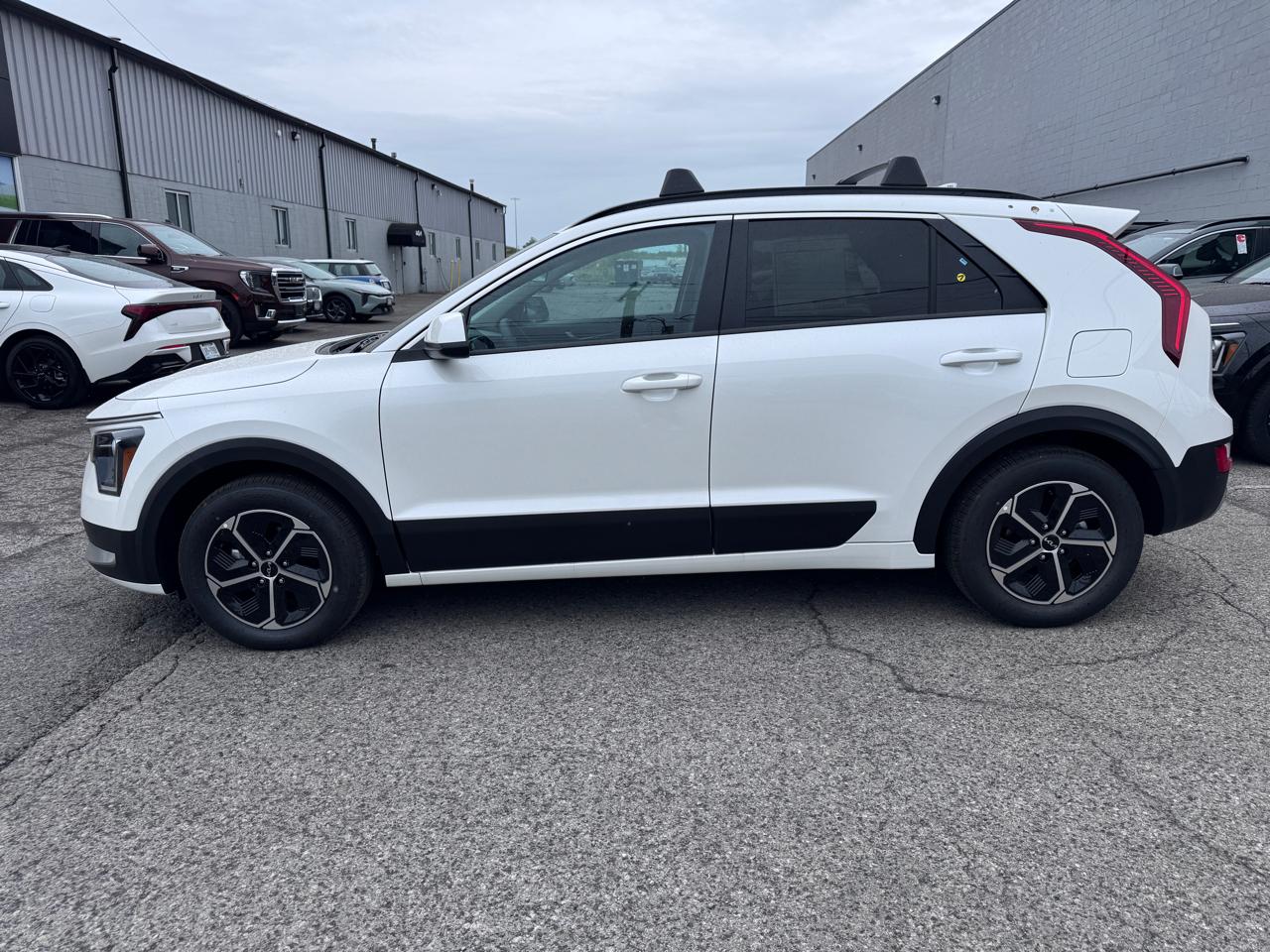 Kia Niro LX FWD 2026