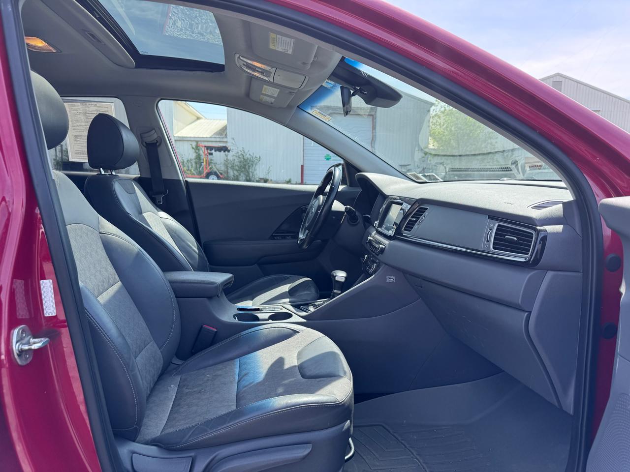 Kia Niro EX FWD 2017