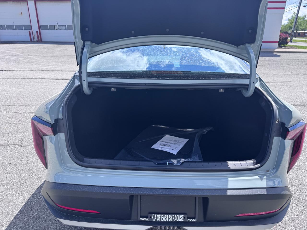Kia K4 LXS Sedan 2026