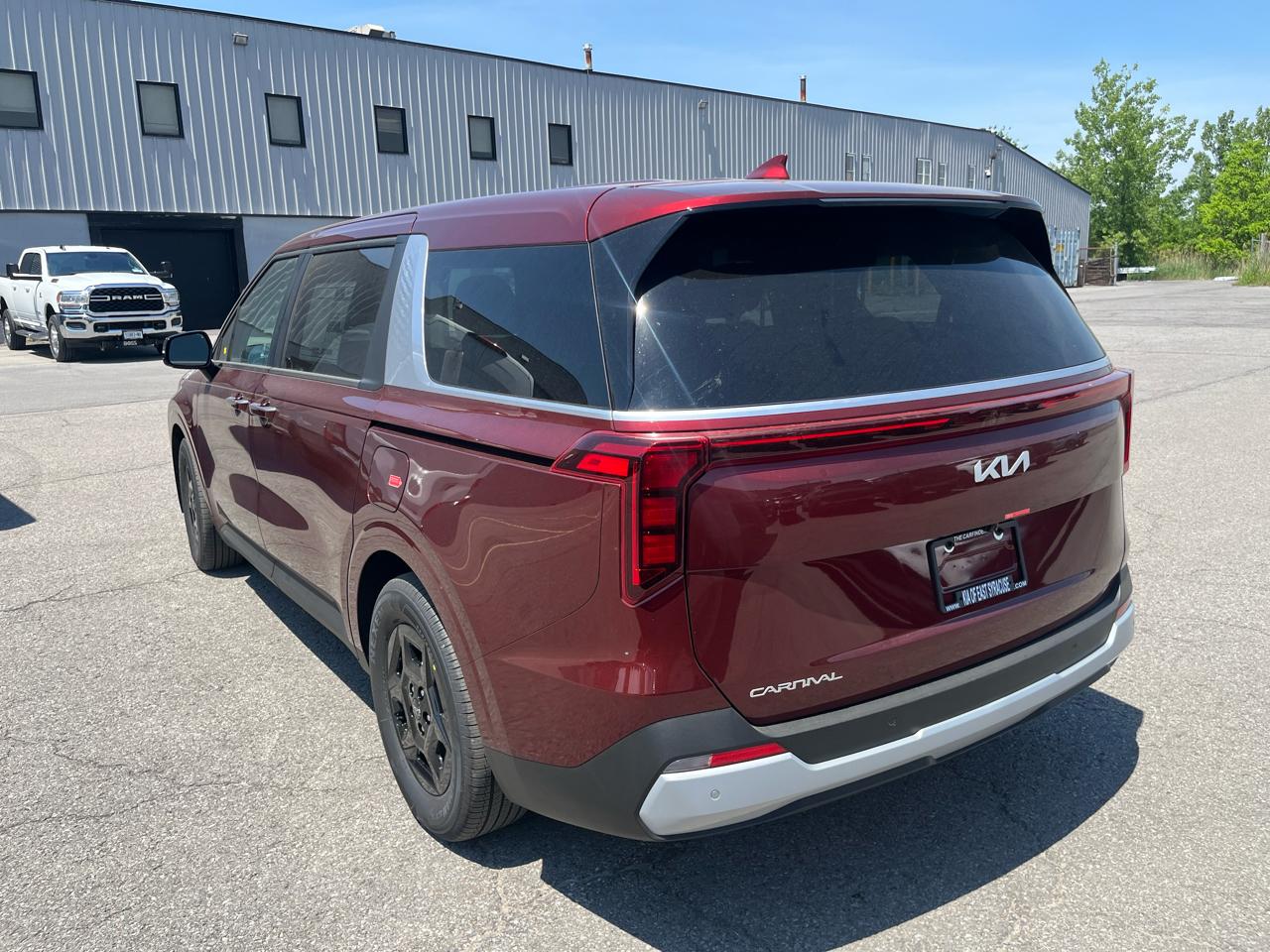 Kia Carnival LXS FWD 2026