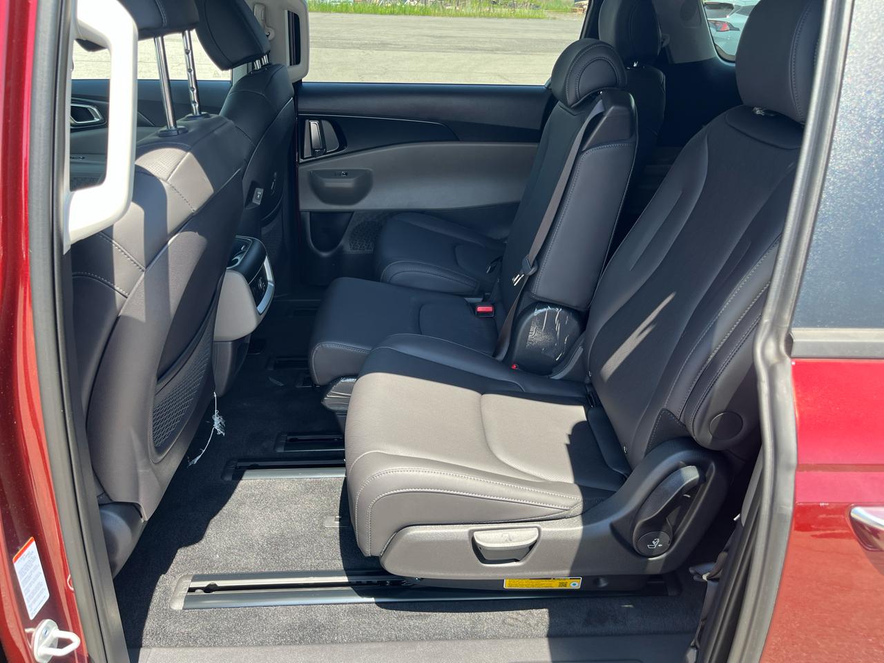 Kia Carnival LXS FWD 2026