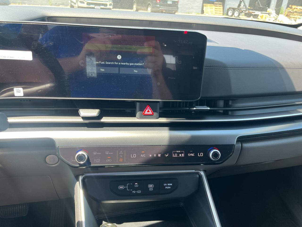 Kia Carnival LXS FWD 2026