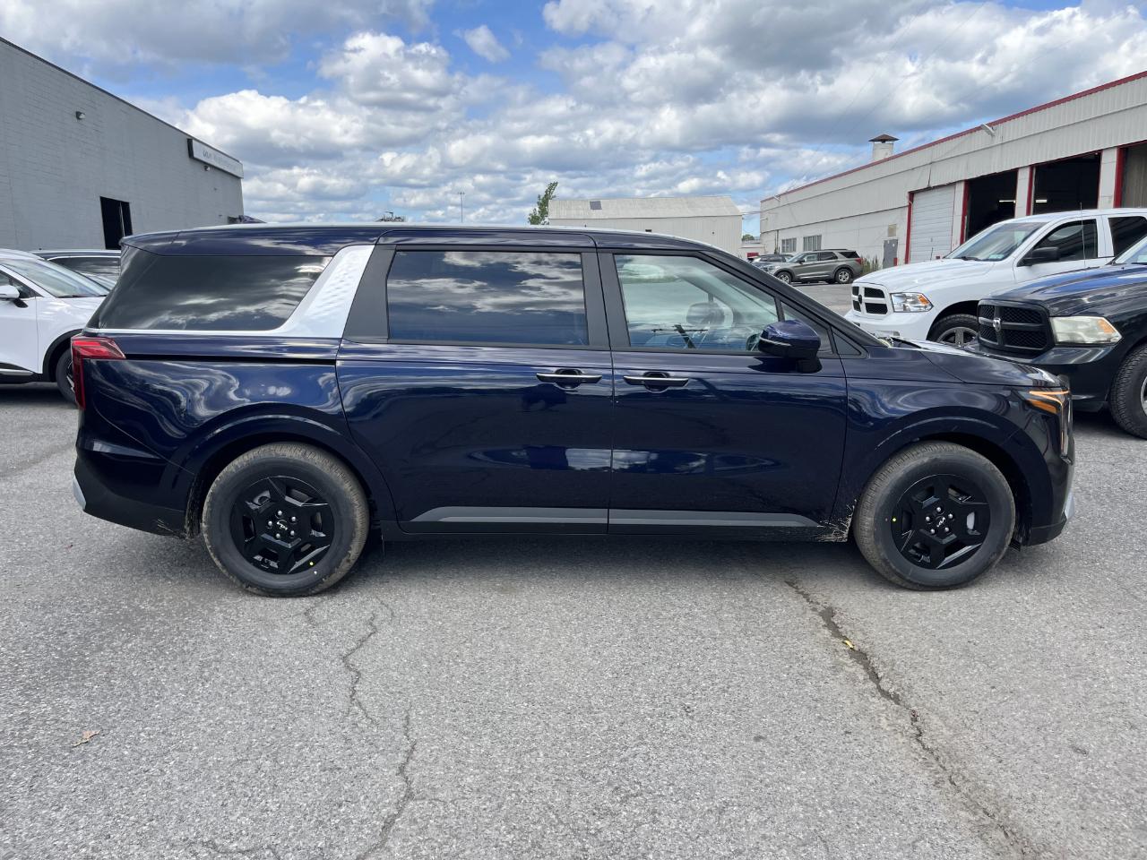 Kia Carnival LX FWD 2027