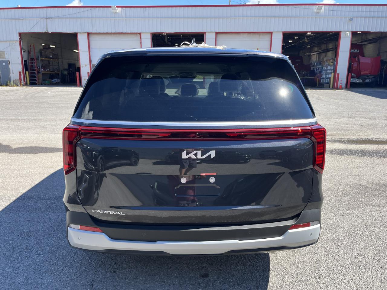 Kia Carnival LXS FWD 2027