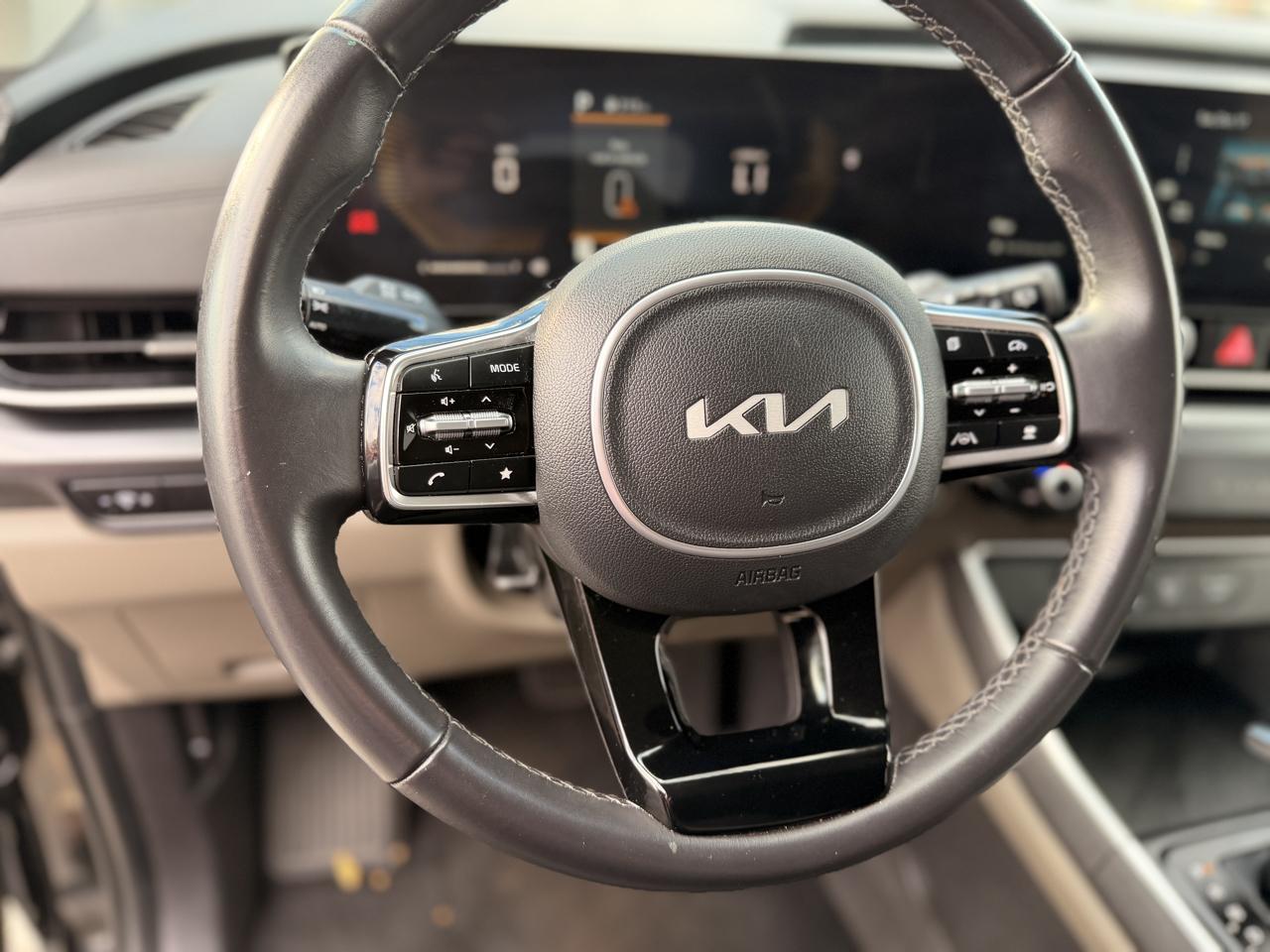 Kia Carnival LXS FWD 2026