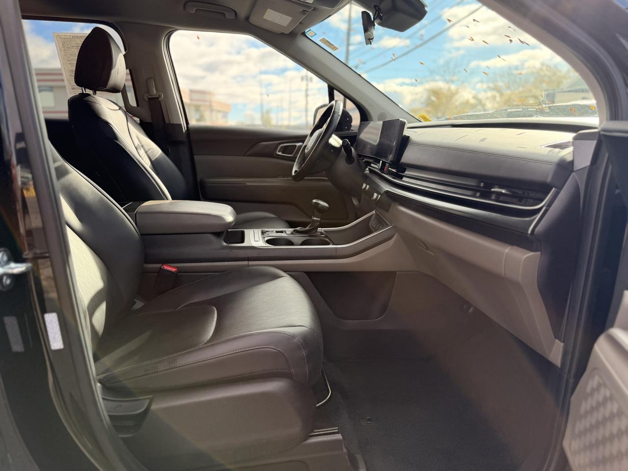 Kia Carnival LXS FWD 2026