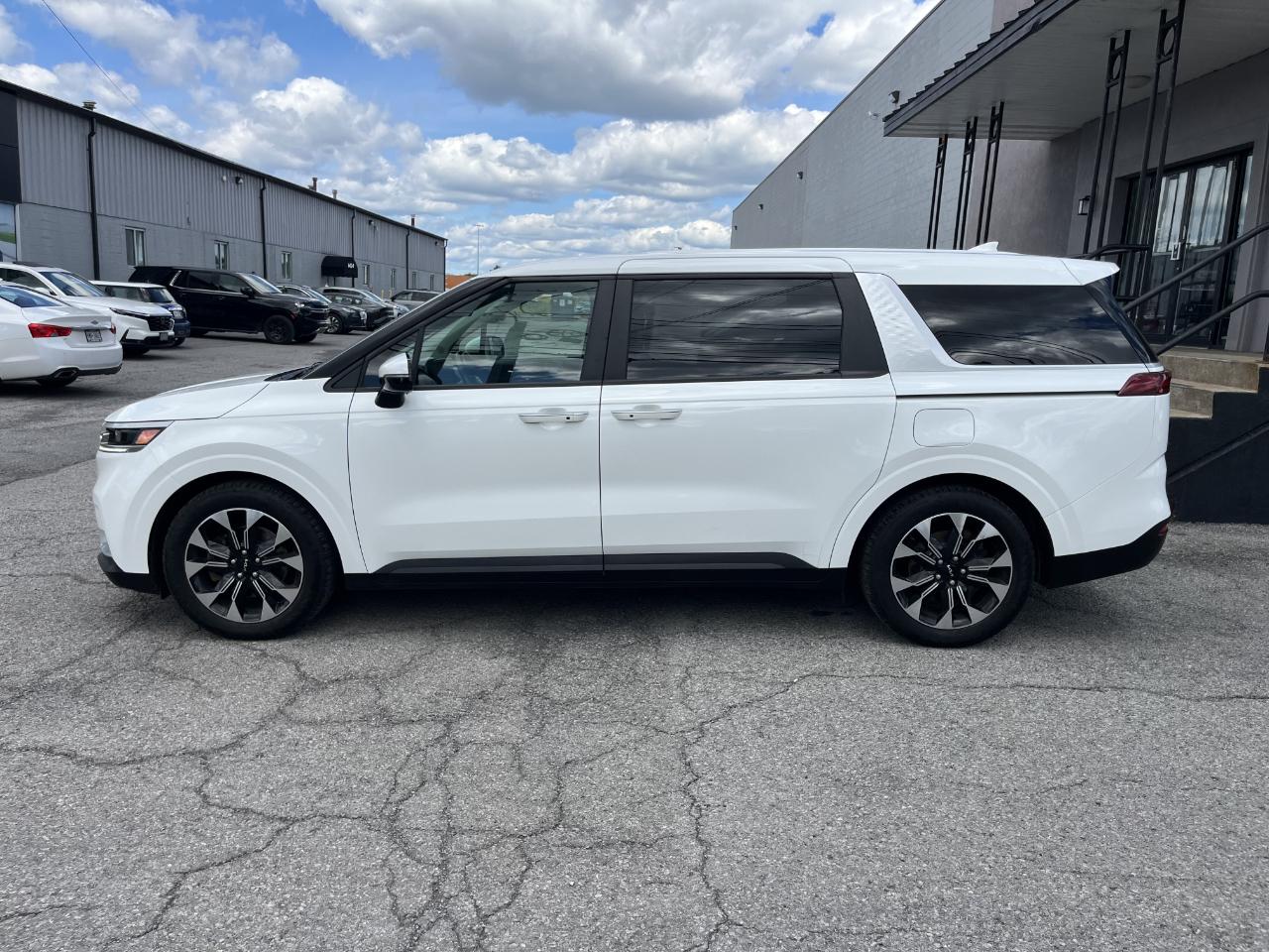 Kia Carnival EX FWD 2024