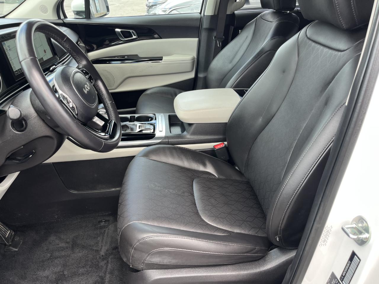 Kia Carnival EX FWD 2024