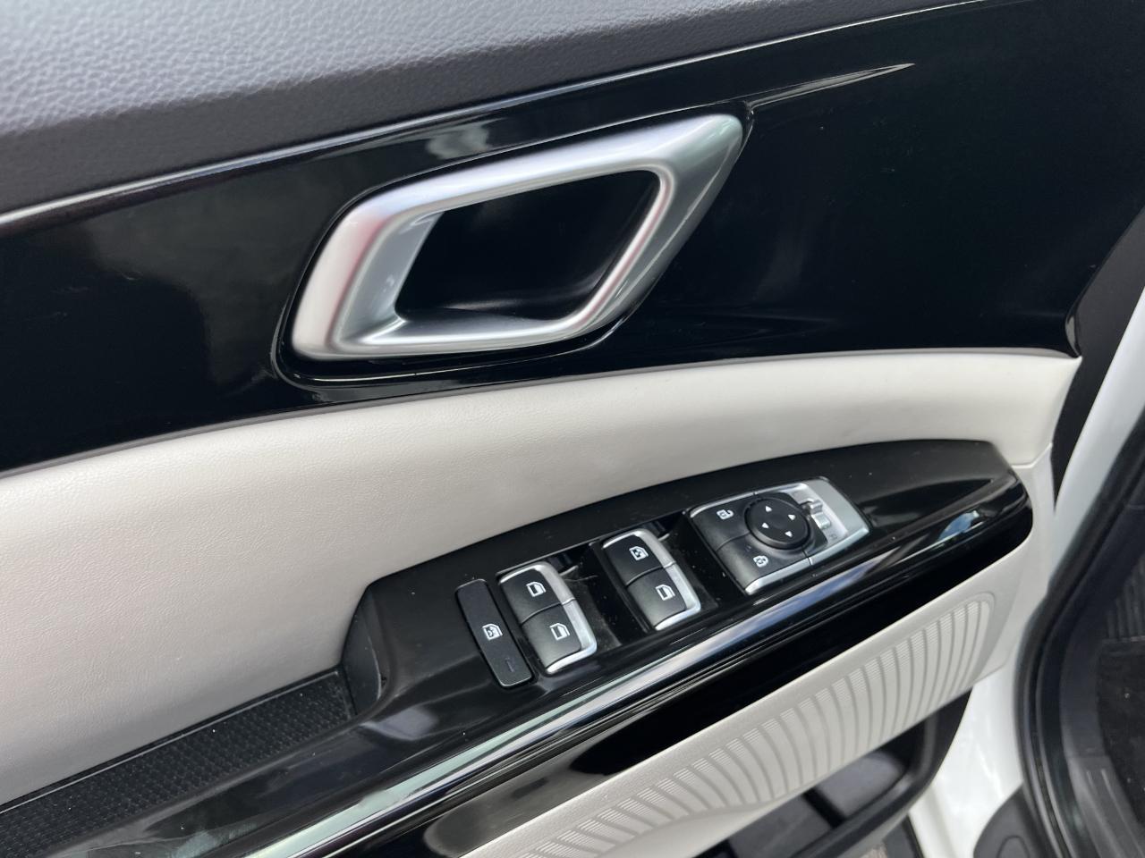 Kia Carnival EX FWD 2024